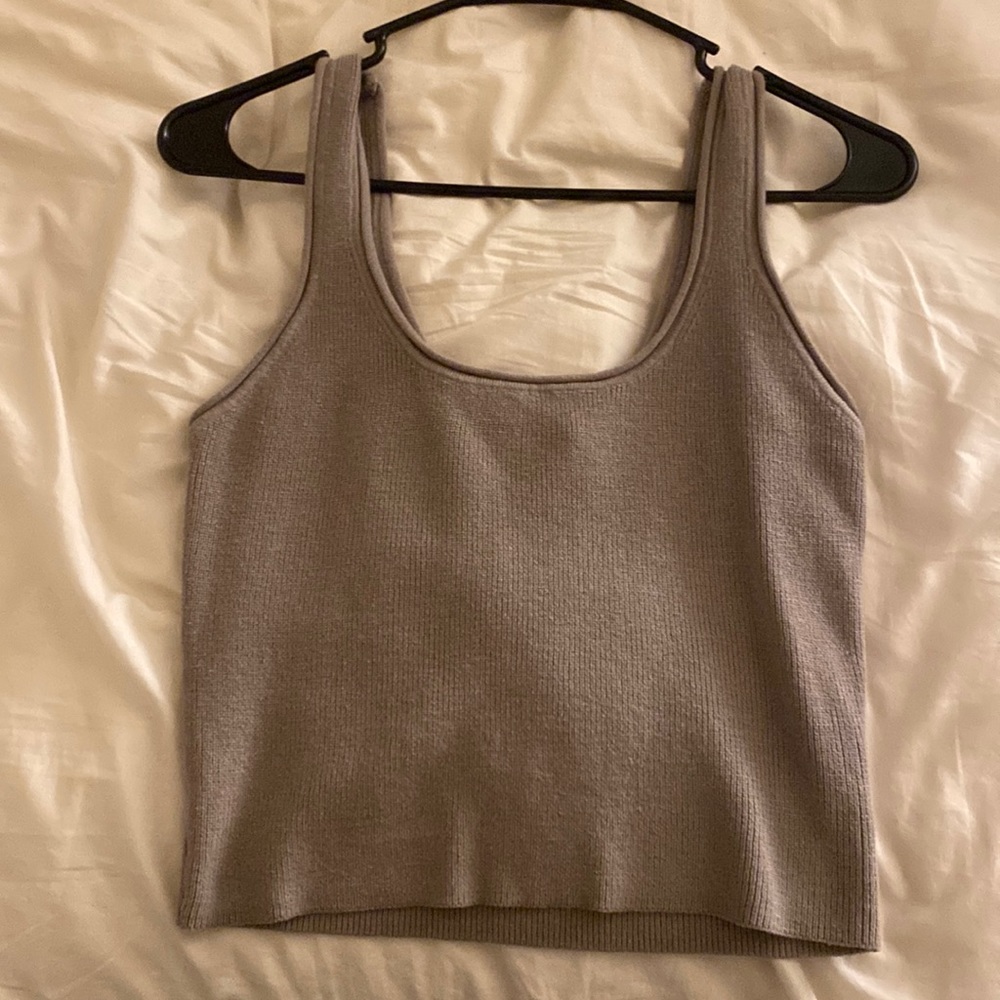 Crop top/fitted tank
